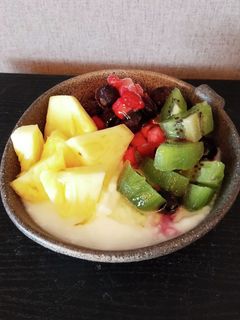 冷凍ベリー パイン キウイ蜂蜜ヨーグルト-レシピのメイン写真