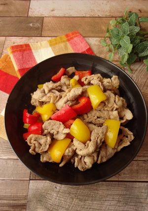 豚肉とパプリカの梅しょう油炒め-レシピのメイン写真