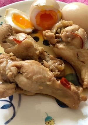 半熟卵とピリ辛鶏のさっぱり煮-レシピのメイン写真