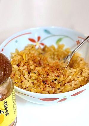 炒飯に七味唐辛子でピリ辛に味変-レシピのメイン写真