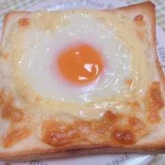 รูปของ すぐできる！めだまチーズトースト