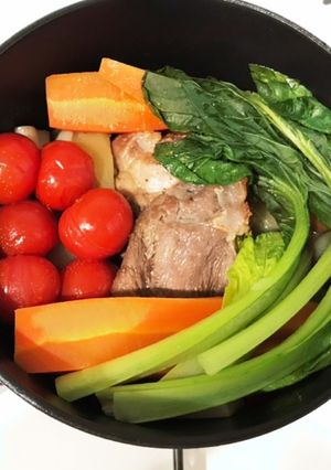 ストウブでキャンプ飯、塩豚肉の白ワイン煮-レシピのメイン写真