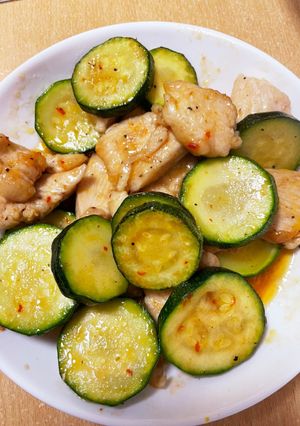 鶏むね肉とズッキーニの豆板醤炒め-レシピのメイン写真