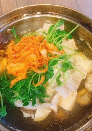 豆苗、豆腐、豚ロースのキムチ小鍋-レシピのメイン写真