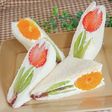 萌え断苺お花のフルーツサンド あんこ入り