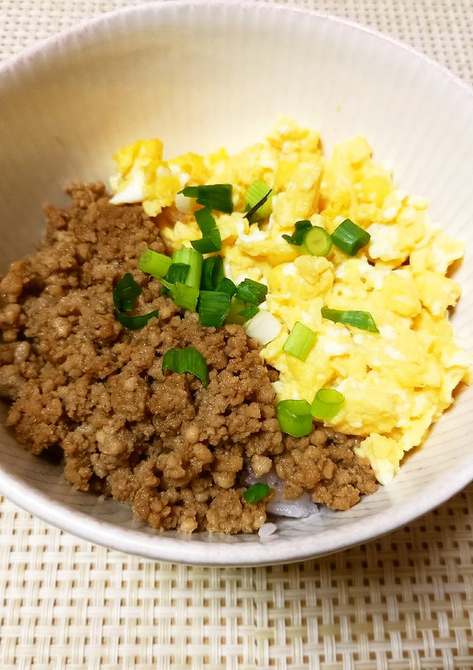 そぼろと炒り卵の二食丼-レシピのメイン写真