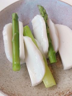 かまぼこ茹でアスパラ-レシピのメイン写真