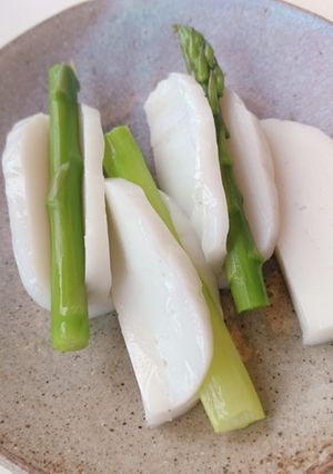 かまぼこ茹でアスパラ-レシピのメイン写真
