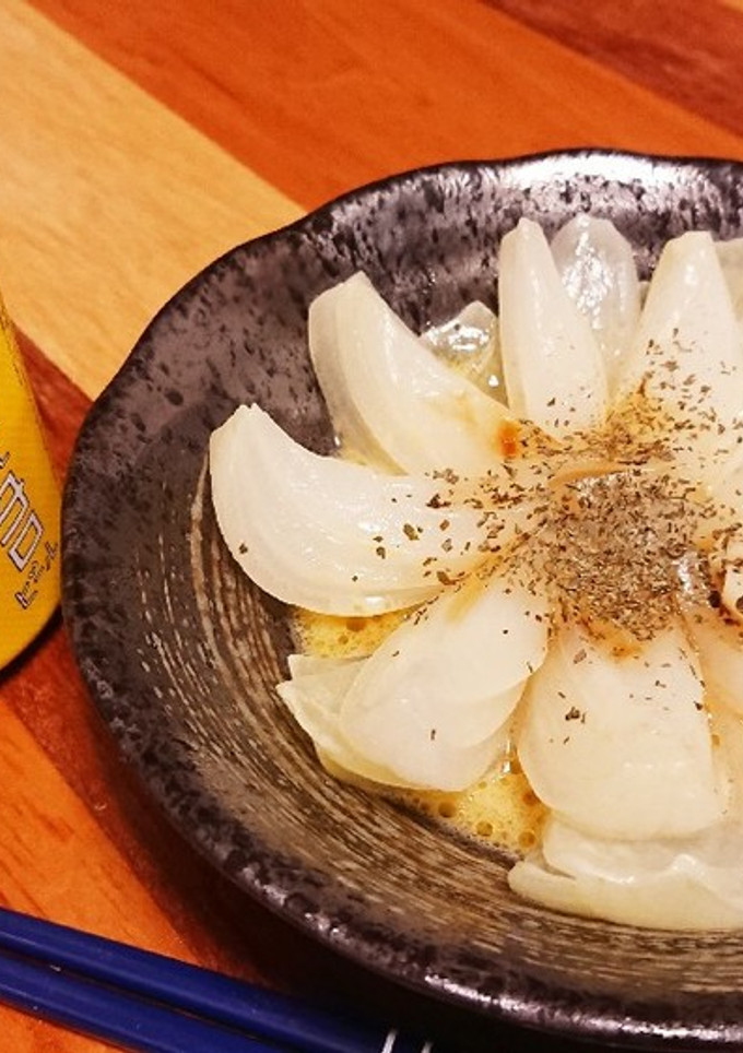 簡単酒肴☆めんつゆバターの蒸しタマネギ-レシピのメイン写真