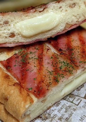 外ベーコンが◎ベーコンチーズホットサンド-レシピのメイン写真