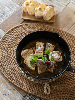 キャンプ飯も家キャンも!真鯛のアヒージョ-レシピのメイン写真