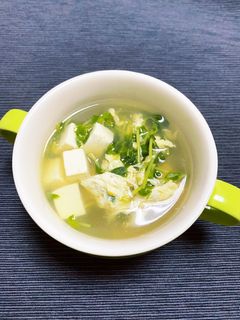 サッと簡単!豆苗と豆腐の具沢山スープ-レシピのメイン写真