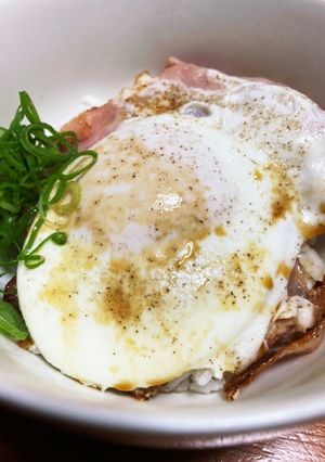 ベーコンエッグ丼-レシピのメイン写真