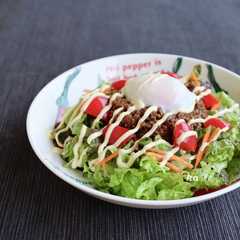 รูปของ ［cafe丼 ﾍﾙｼｰ甘辛味噌そぼろ丼］