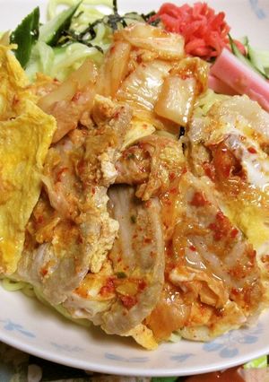 本技キムチと豚肉の卵とじのせ、冷やし中華-レシピのメイン写真