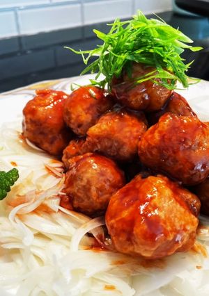 豚バラ肉で【黒酢酢豚】ジューシー肉ボール-レシピのメイン写真