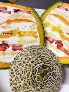誰でも簡単 まるごとメロンケーキ-レシピのメイン写真