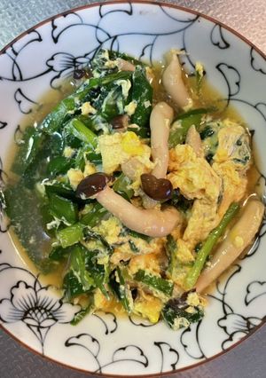 汁だく麺つゆで簡単ニラとシメジの卵とじ-レシピのメイン写真
