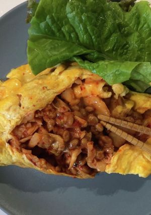 ぴりっとキムチ納豆オムレツ-レシピのメイン写真