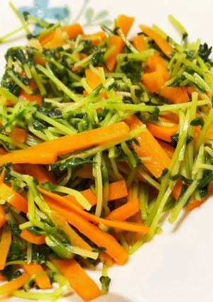 豆苗とにんじんの炒め物☆お弁当にも-レシピのメイン写真