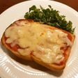 発酵玉葱の梅トマトソースチーズトースト