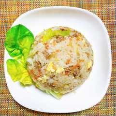 รูปของ みじん切り野菜とひき肉のレタスチャーハン