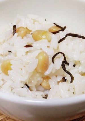 家族みんなのカラダに♪炒り大豆入りごはん-レシピのメイン写真