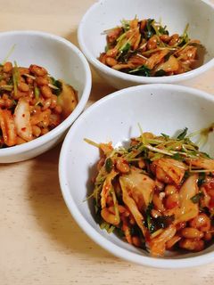 簡単!本技凄旨キムチと納豆と豆苗の和え物-レシピのメイン写真