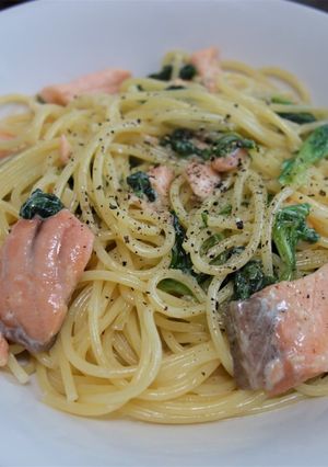 サーモンとほうれん草のクリームパスタ-レシピのメイン写真