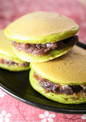 HMと粒あんで。おやつにミニ抹茶どら焼き-レシピのメイン写真