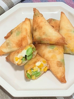 コーンと枝豆のクリームチーズ三角揚げ-レシピのメイン写真