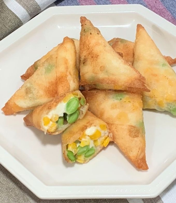 コーンと枝豆のクリームチーズ三角揚げ-レシピのメイン写真