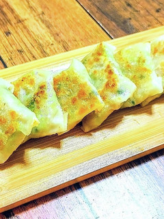 カリッもちっワンタン皮の簡単包まない餃子-レシピのメイン写真