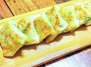 カリッもちっワンタン皮の簡単包まない餃子-レシピのメイン写真