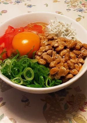 その「納豆と卵」にトマト、ネギ、しらす!-レシピのメイン写真