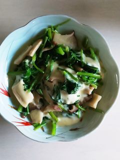 エリンギとほうれん草とチーズのバター炒め-レシピのメイン写真