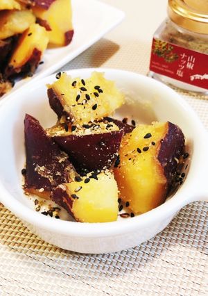山椒ナッツ塩がピリッ♪さつまいもの甘煮-レシピのメイン写真