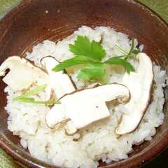 A picture of 我が家の松茸ごはん.