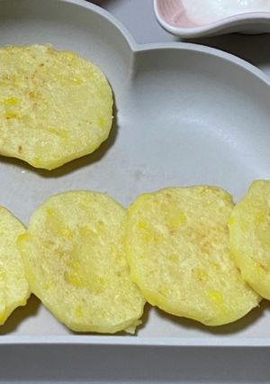 離乳食後期〜☆とうもろこしパンケーキ-レシピのメイン写真