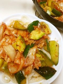 ごま油香る胡瓜・アボカド・キムチうどん-レシピのメイン写真