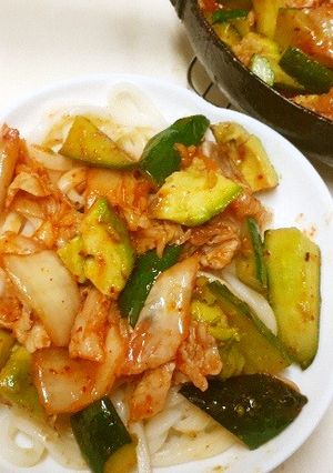 ごま油香る胡瓜・アボカド・キムチうどん-レシピのメイン写真