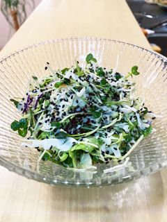 黒ゴマとカイワレ大根のサラダ-レシピのメイン写真