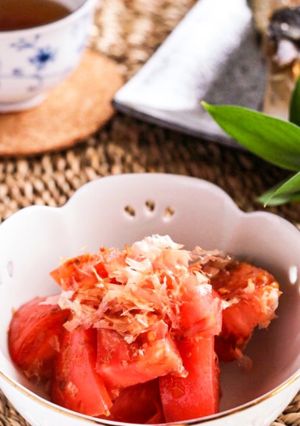 切って和えるだけ♡トマトのおかか醤油和え-レシピのメイン写真