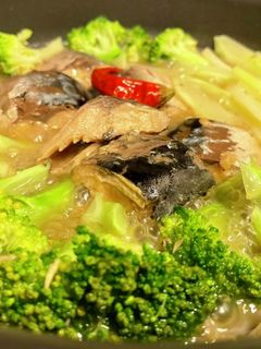 サバ缶とブロッコリーのナンプラー煮-レシピのメイン写真