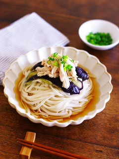 レンジで簡単♪鶏胸肉となすの冷やしうどん-レシピのメイン写真