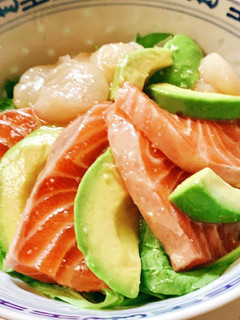 サーモン＊ホタテ＊アボカドの白だし漬け丼-レシピのメイン写真