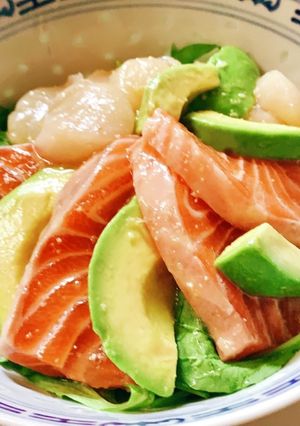 サーモン＊ホタテ＊アボカドの白だし漬け丼-レシピのメイン写真