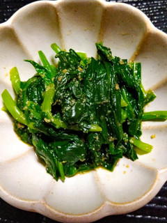 赤髪・黒vivi流ほうれん草の黒胡麻和え-レシピのメイン写真