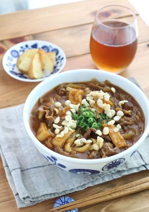 休日ランチに♪食欲そそる!肉カレーうどん-レシピのメイン写真