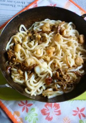 シーフードミックス+茶えのきの焼きうどん-レシピのメイン写真